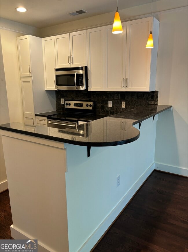 Photo - 221 Semel Cir NW