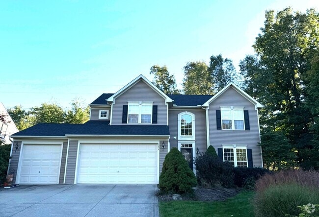 Building Photo - Spacious 4BR House in Twinsburg