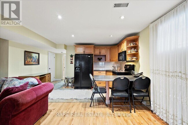 Photo - 40 Lloyd George Ave