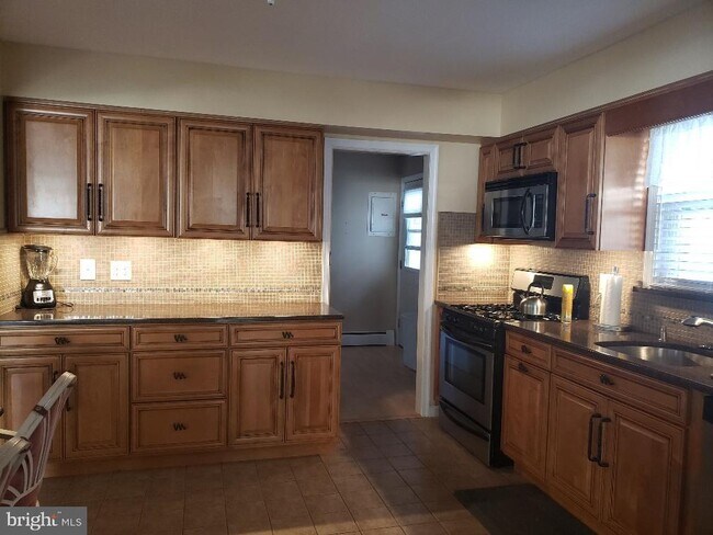 Photo - 18 S Oakland Ave Unit A