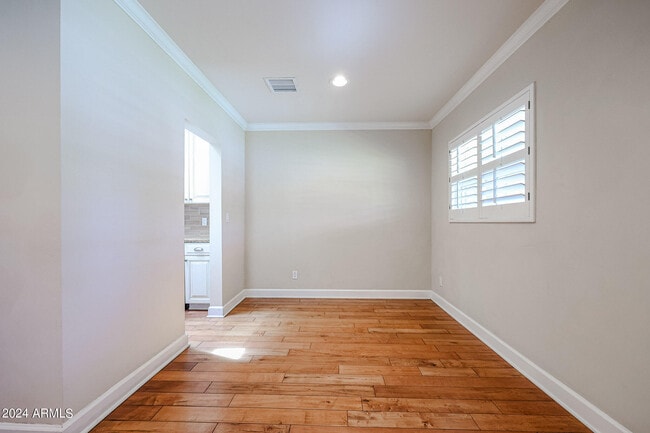 Photo - 327 E Keim Dr