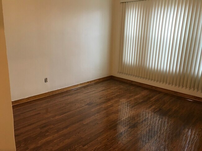 Photo - 1431 E 67th Pl