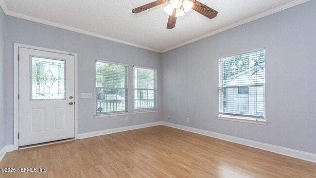 Photo - 3237 Mayflower St