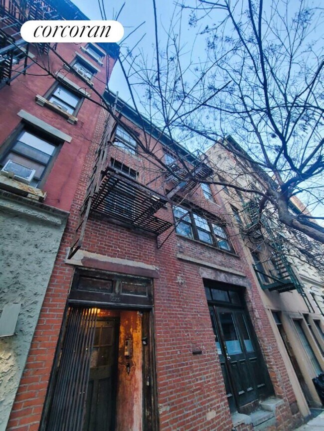 Photo - 225 E 21st St