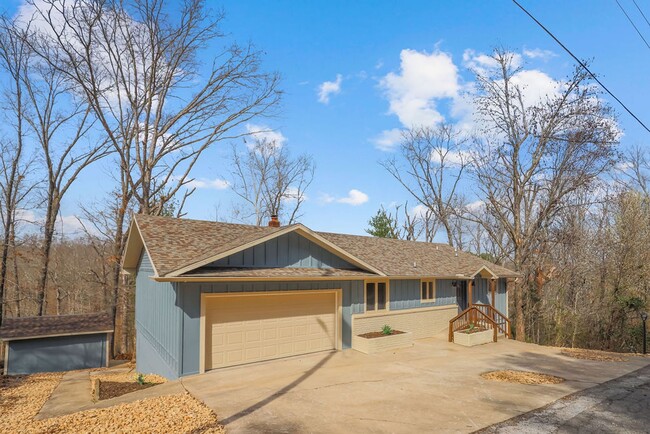 39 Salen Ln