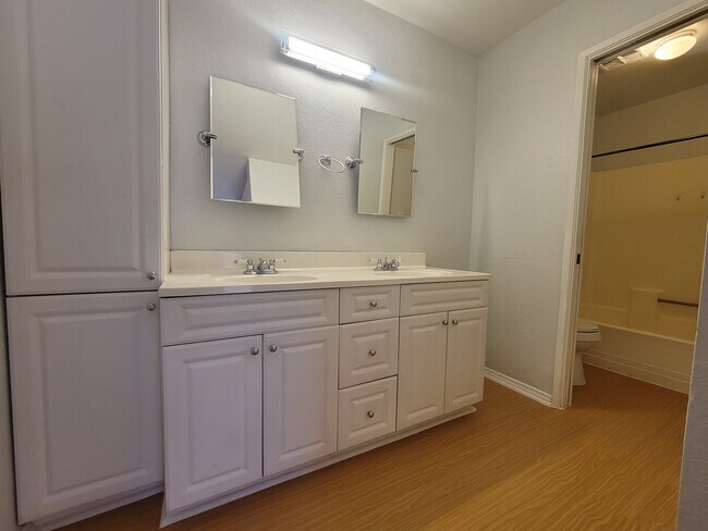 master br restroom - 1000 Central Ave Unit 16