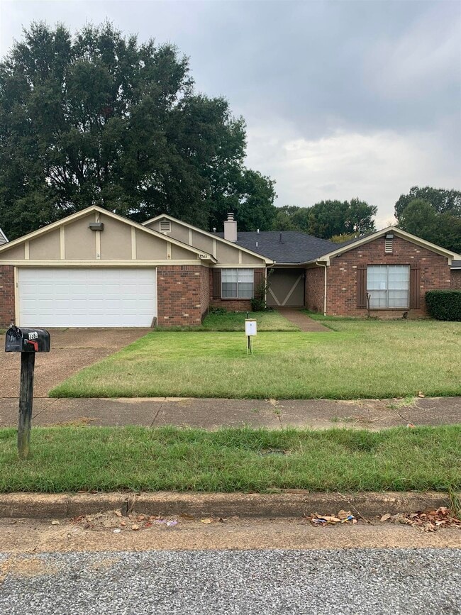 Building Photo - 3381 Cristil St