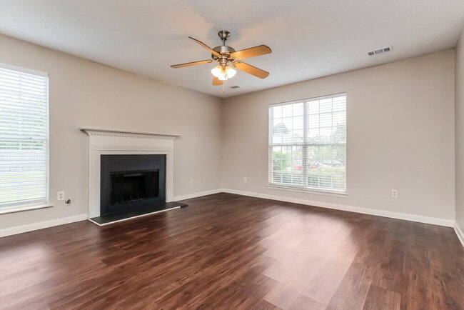 Photo - 504 Wyntuck Dr