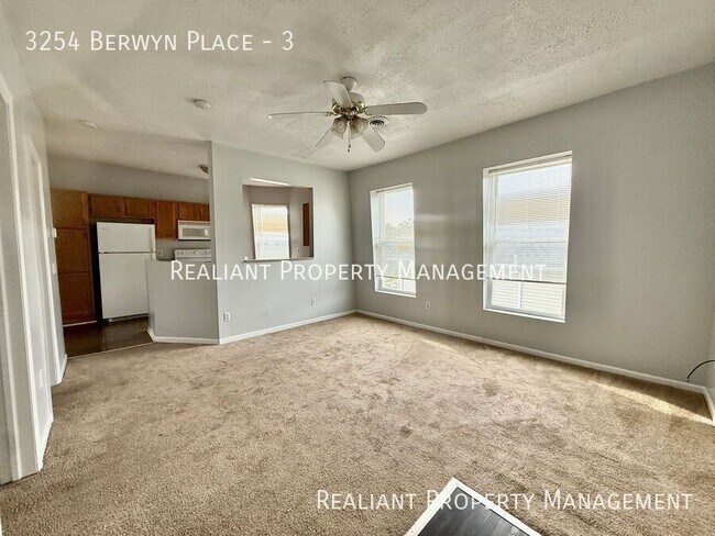 Photo - 3254 Berwyn Pl Unidad 3