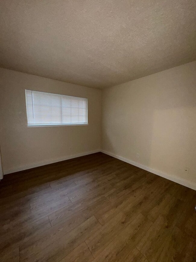 Photo - Enfield Street Unidad 5815 Enfield