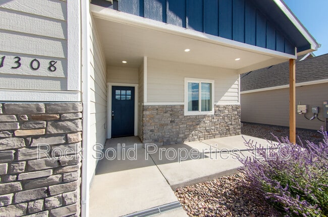 Photo - 1308 Rabbit Brush Trl