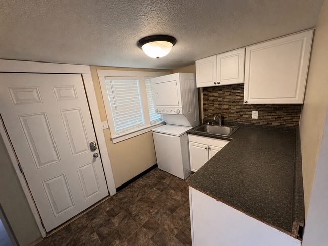 Photo - 4 bedroom Main Floor Unit
