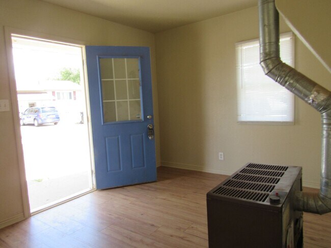 Photo - Cozy 2 Bedroom Cottage