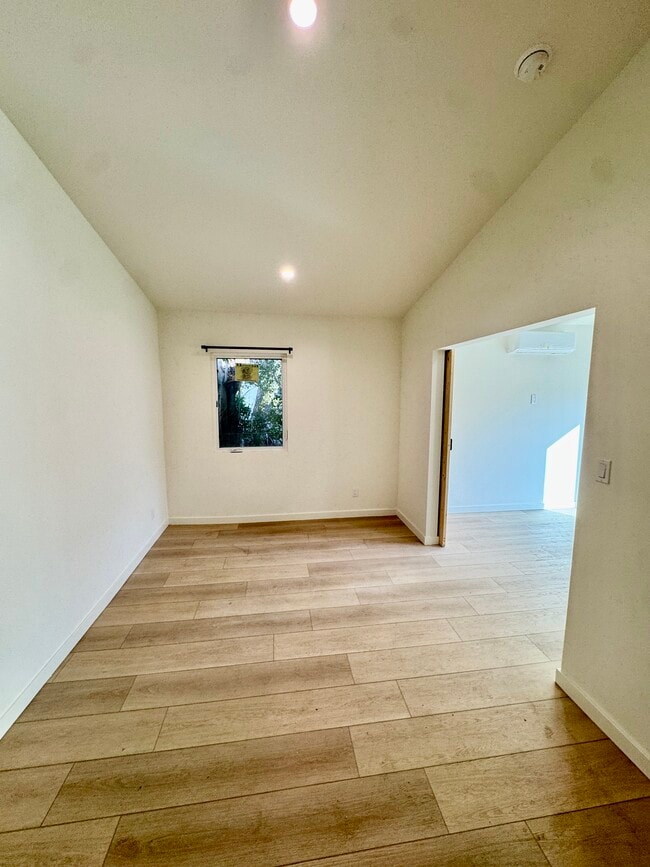 Photo - 16159 Hartsook St