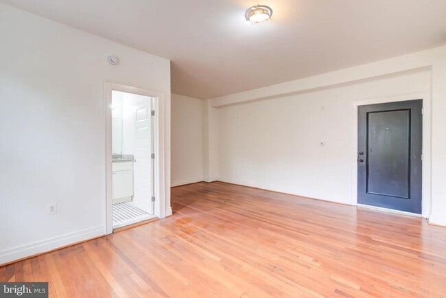 Photo - 3625 16th St NW Unidad 302