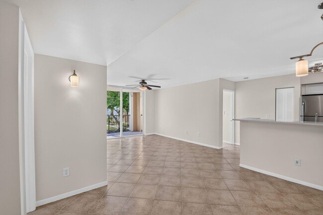 Photo - 107 Yacht Club Way Unit 208