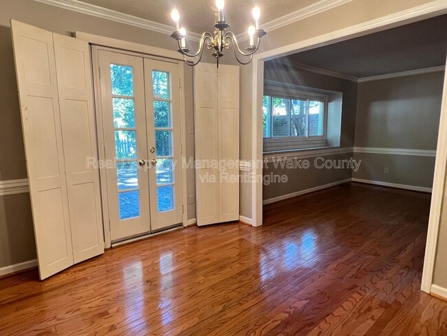 Photo - 2884 Wycliff Rd