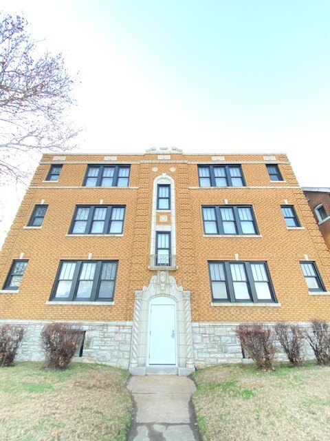 Photo - 4329 S Grand Blvd Apartments Unit 1S