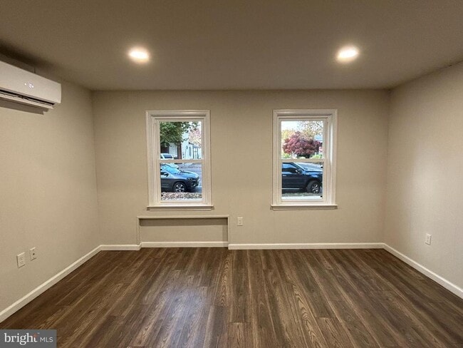 Photo - 566 E High St Unit 1