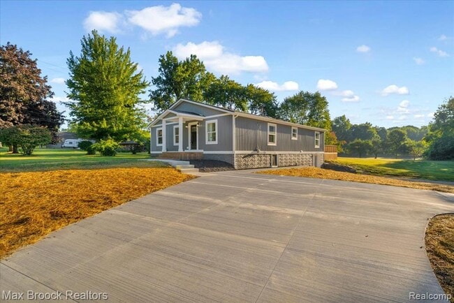 Building Photo - 1654 Giddings Rd