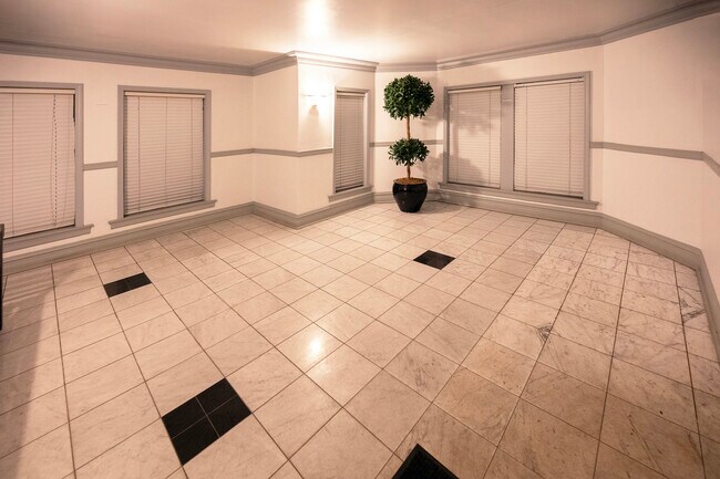 Photo - 6042 N Kenmore Ave Unit 3