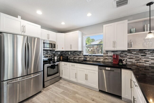 Photo - 1631 N Andrews Square