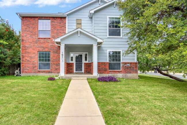 Building Photo - "Spacious 6-Bedroom Haven with 3 Full Bath... Rental