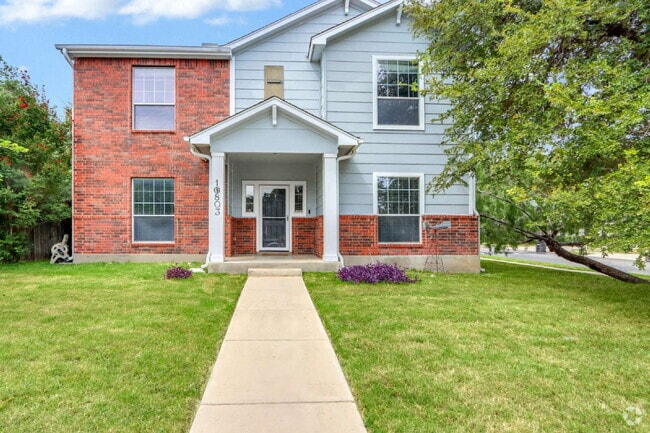 Building Photo - "Spacious 6-Bedroom Haven with 3 Full Bath... Rental