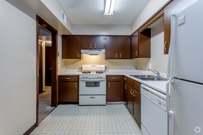 2BR, 1BA - 1000 SF