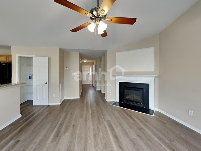 Photo - 6000 Softwind Dr