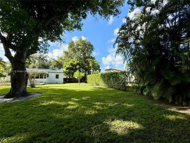 Photo - 1102 NE 116th St