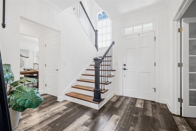 Photo - 313 Inner Harbour Cir
