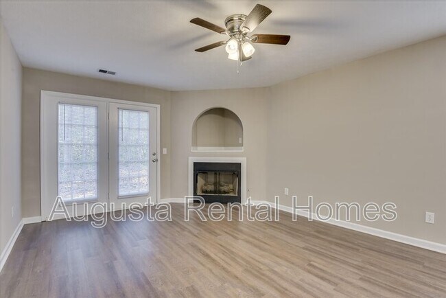 Photo - 108 Kelly Dr