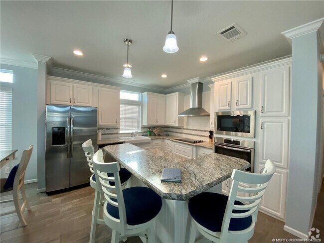 Building Photo - 44 NE Nautical Dr Rental