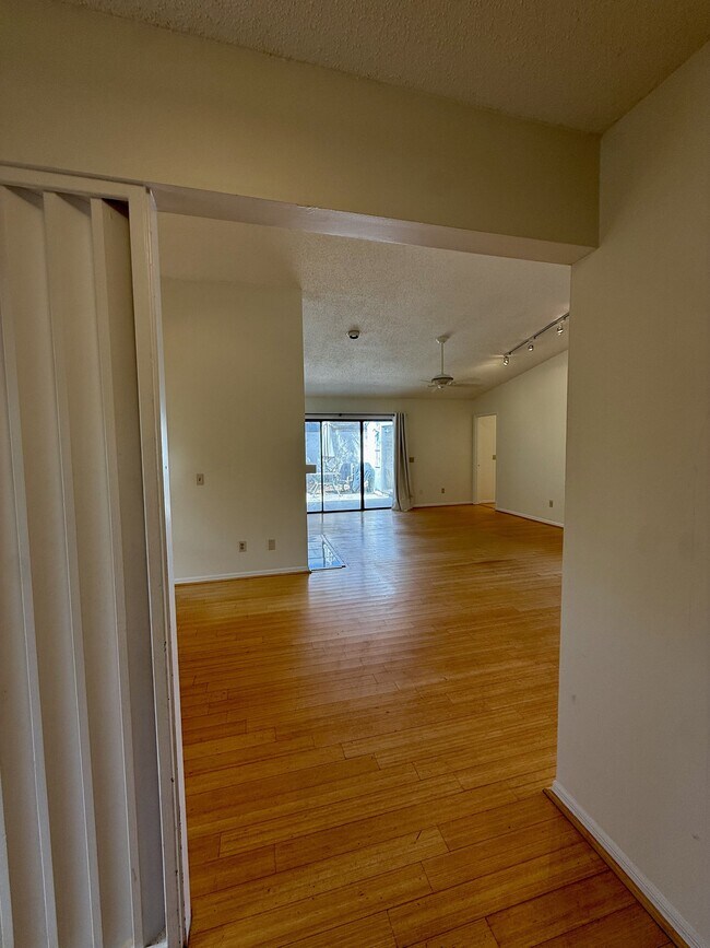 Photo - 2437 Burgundy Ct