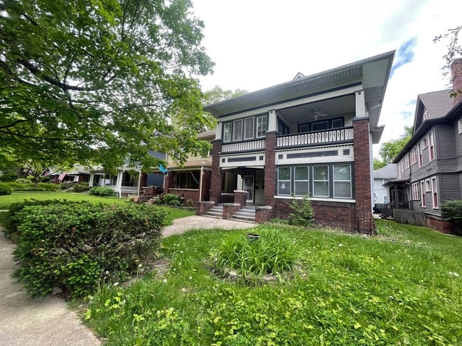 Building Photo - 982 Woodruff Pl E Dr Rental