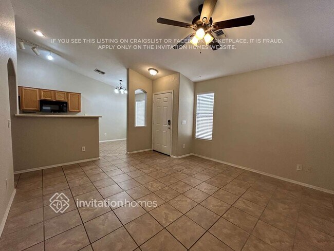 Photo - 12910 W Holly St