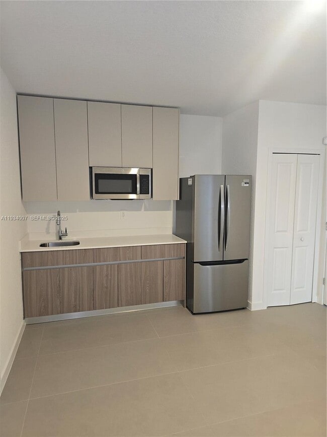 Photo - 13357 SW 274th St Unidad Side