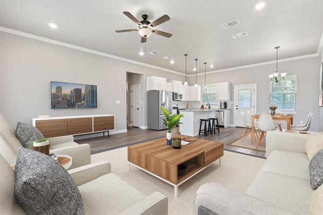 Photo - 103 W Tomlinson St