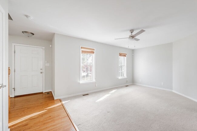 Photo - Charming 4 bedroom Colonial in Midlothian!