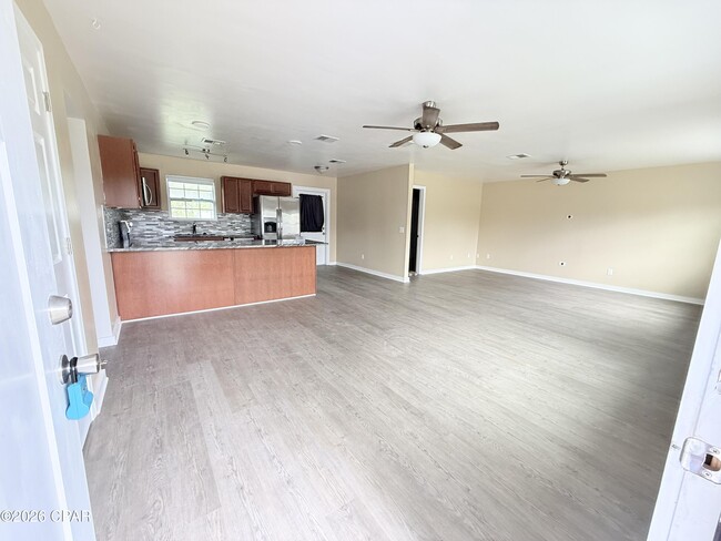 Photo - 175 N Berthe Ave