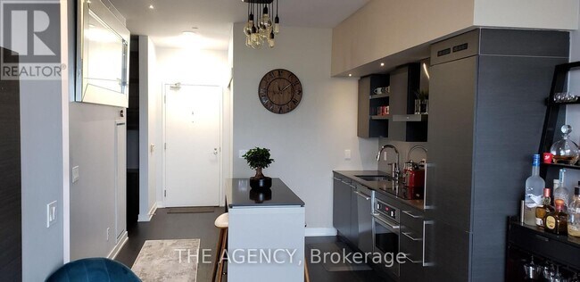 Photo - 1030 King St W Unit 1005