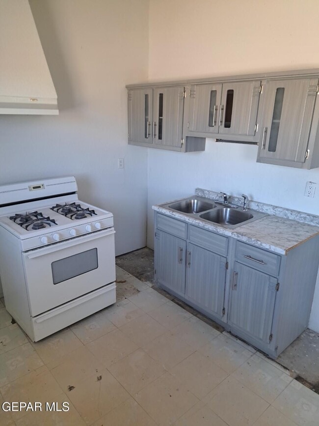 Photo - 623 NE Davis St