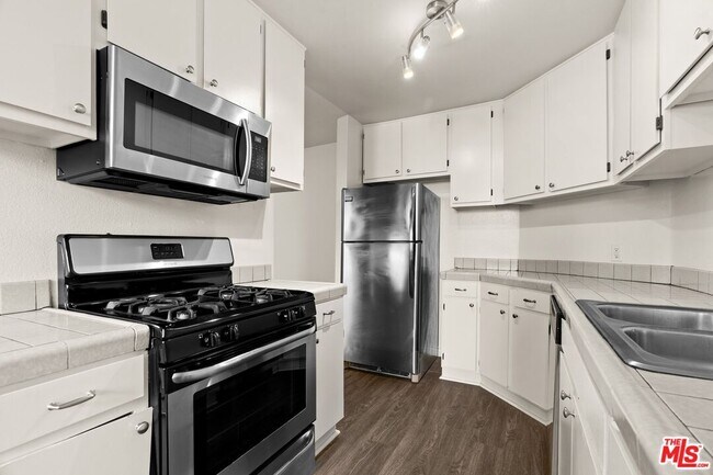 Photo - 1950 Rodney Dr Unit 101