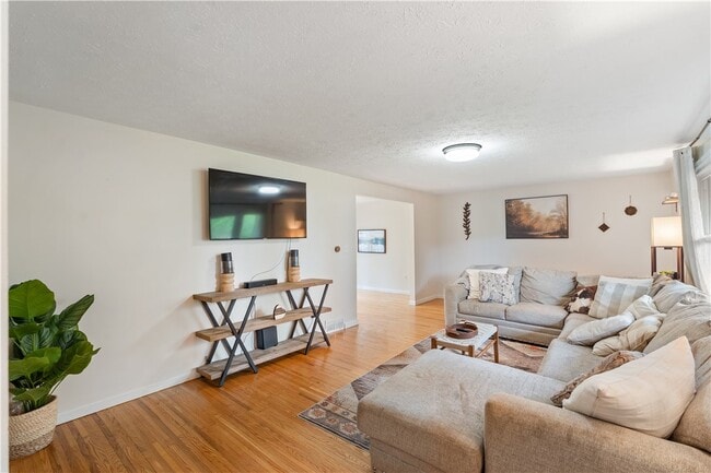 Photo - 20 Paddington Dr