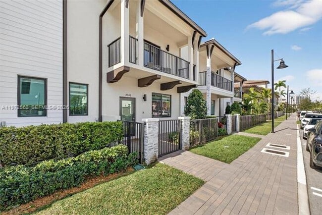 Building Photo - 4546 NW 83rd Ave