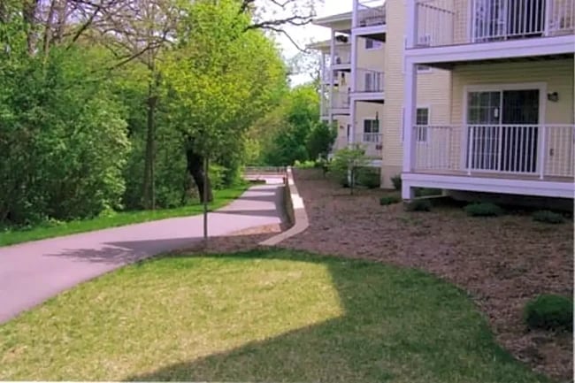 Photo - Angelus Apts