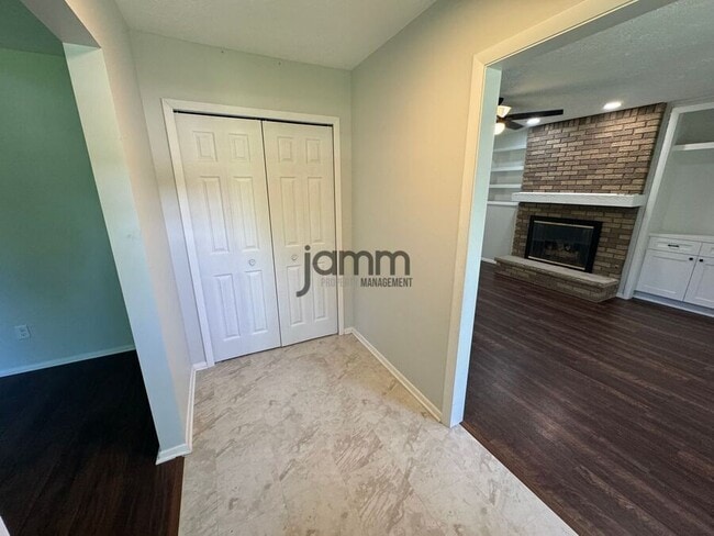 Photo - 5250 Mills Creek Ln