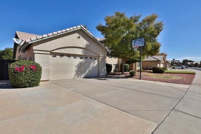 Photo - Pet Friendly 5-bedroom, 3 bath Home w/ Pool and Finished Basement