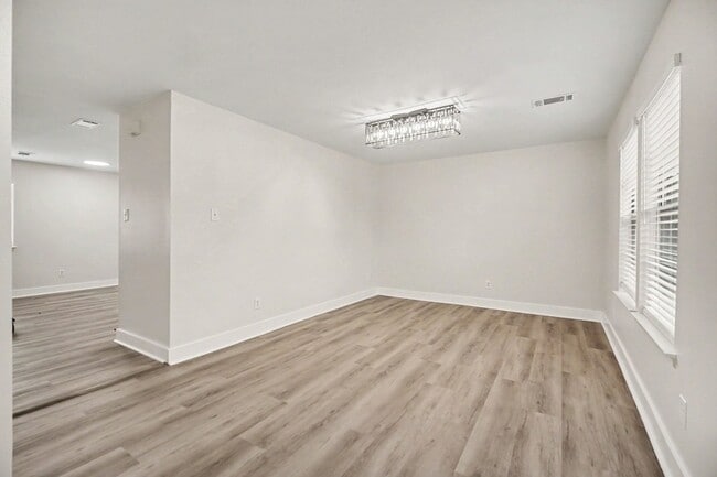 Photo - 431 Laurel Timbers Dr